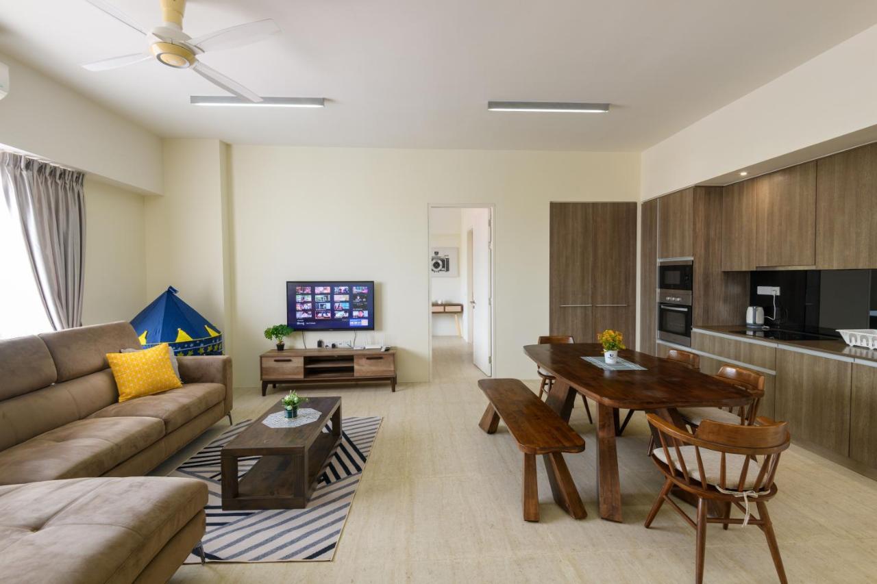 By The Sea Beach Front Apartment Batu Feringgi Εξωτερικό φωτογραφία