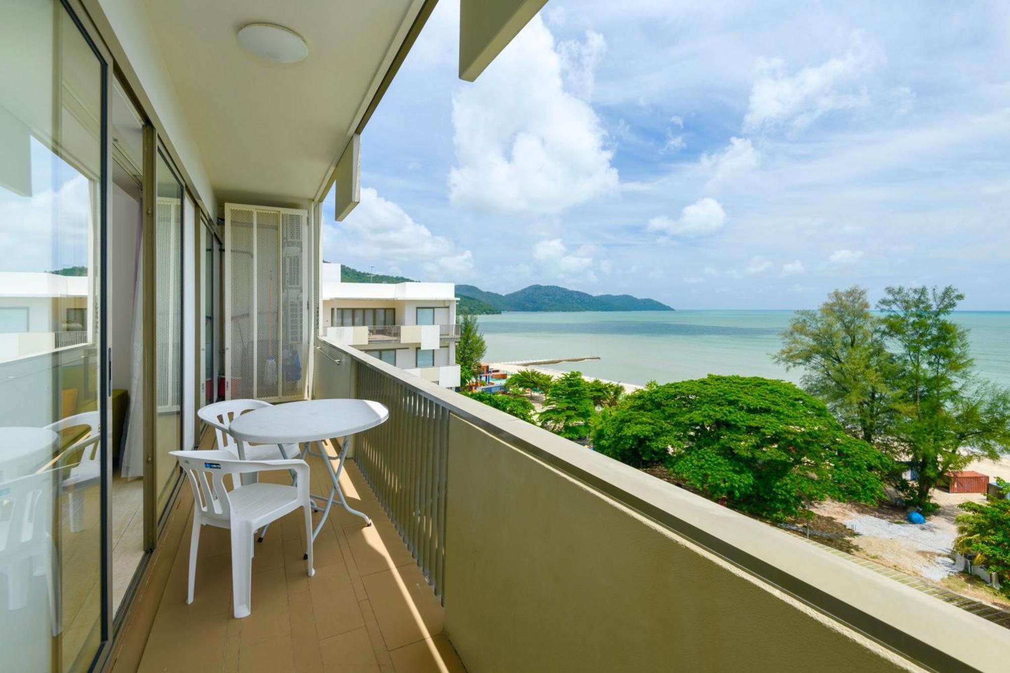 By The Sea Beach Front Apartment Batu Feringgi Εξωτερικό φωτογραφία